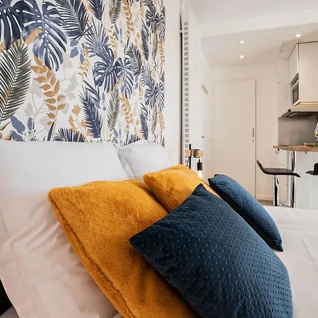 Woody 100m Du Balcon Apartment *